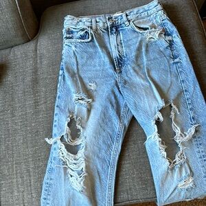 Zara The pepper mom jeans distressed